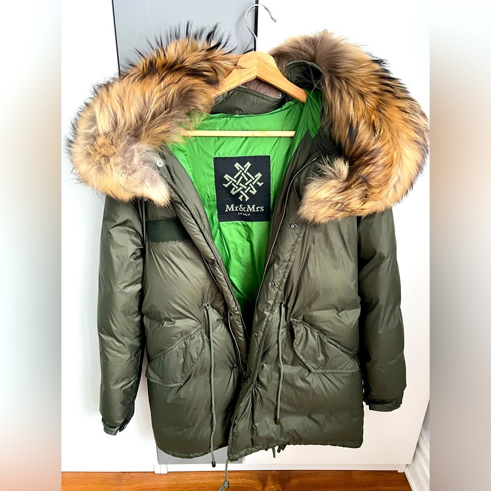 Mr & Mrs Italy Green Down London Parka barely worn! Size Small